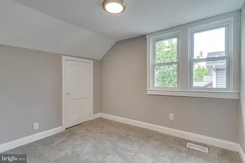 Bedroom - 4105 30th St, Mount Rainier, MD 20712 photo 4 of 4