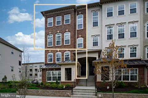 9620 Block St #302, Lanham, MD 20706