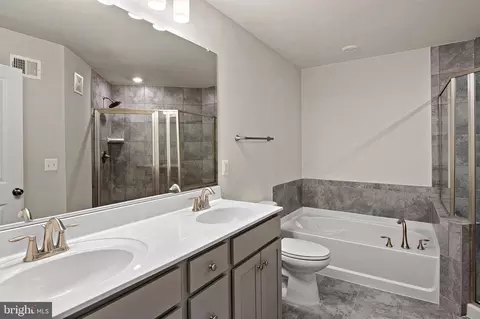 Bath - 9620 Block St #302, Lanham, MD 20706 photo 2 of 4