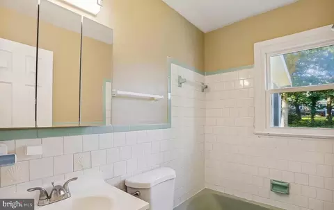 Bath - 9009 1st St, Lanham, MD 20706 photo 1 of 1
