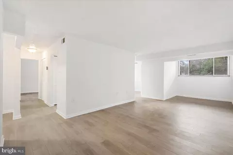 7700 Hanover Pkwy #2, Greenbelt, MD 20770