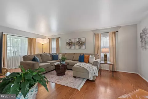 12204 Mackell Ln, Bowie, MD 20715 photo 5