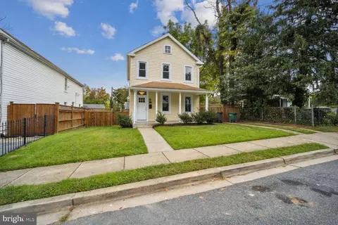 511 70th St, Capitol Heights, MD 20743