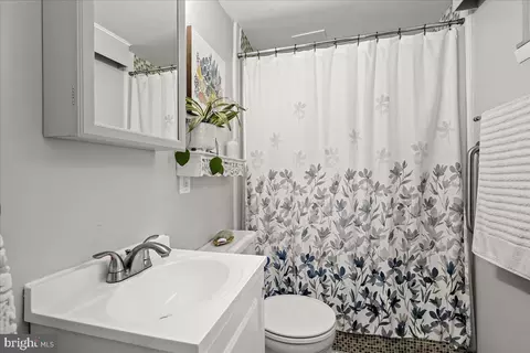 Bath - 4501 30th St, Mount Rainier, MD 20712 photo 2 of 2
