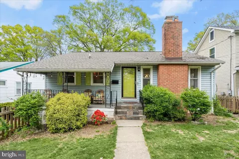 4501 30th St, Mount Rainier, MD 20712