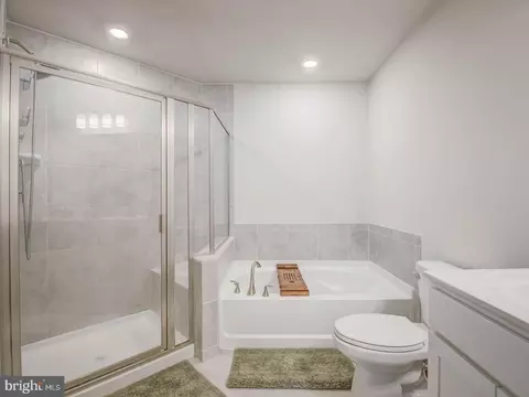 Bath - 9618 Block St, Lanham, MD 20706 photo 2 of 4