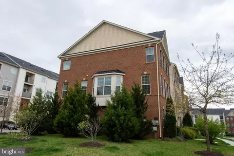 Exterior - 9600 Smithview Pl, Lanham, MD 20706 photo 4 of 6