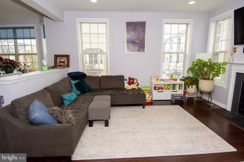 Living - 9600 Smithview Pl, Lanham, MD 20706 photo 4 of 5