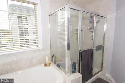 Bath - 9600 Smithview Pl, Lanham, MD 20706 photo 7 of 8