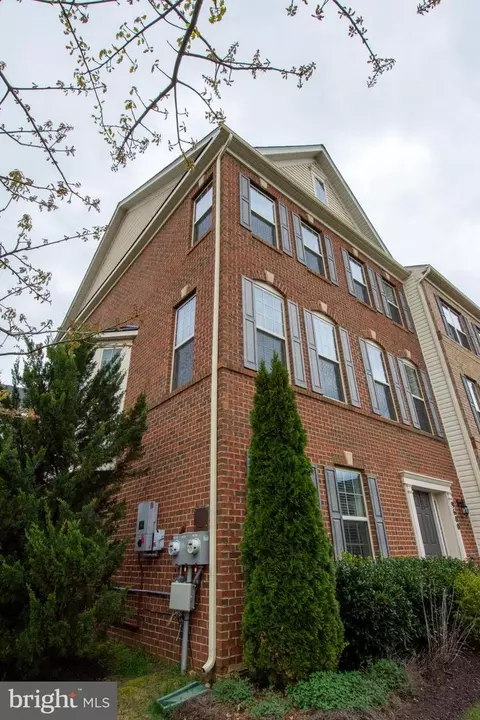 Exterior - 9600 Smithview Pl, Lanham, MD 20706 photo 2 of 6
