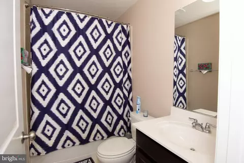 Bath - 9600 Smithview Pl, Lanham, MD 20706 photo 1 of 8