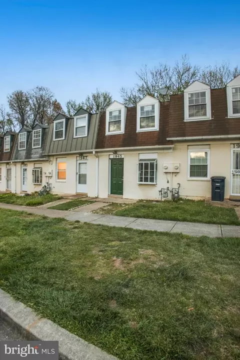 1945 Dutch Vlg #I-252, Hyattsville, MD 20785