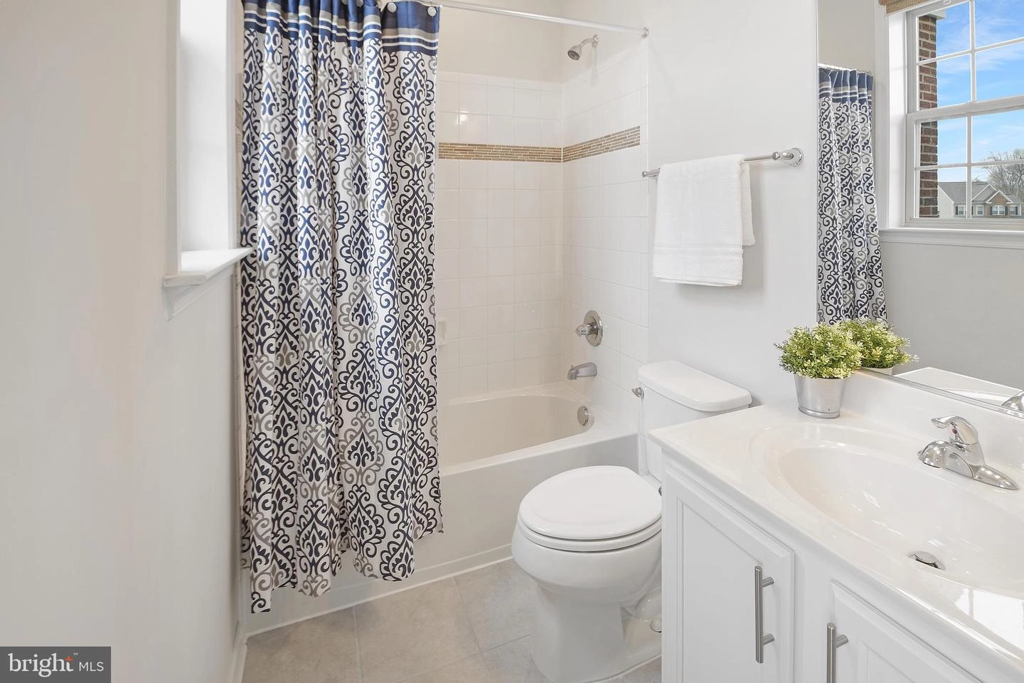 Bath - 8000 Hubble Dr, Lanham, MD 20706 photo 5 of 6