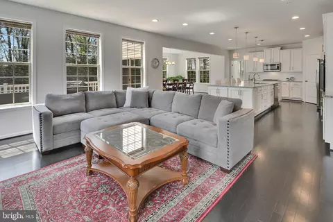 Living - 8000 Hubble Dr, Lanham, MD 20706 photo 3 of 6