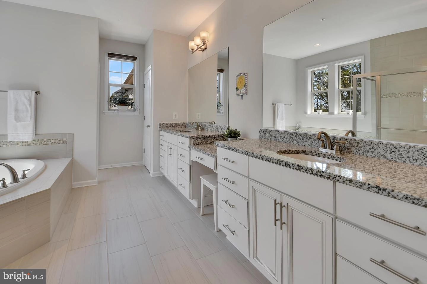 Bath - 8000 Hubble Dr, Lanham, MD 20706 photo 1 of 6