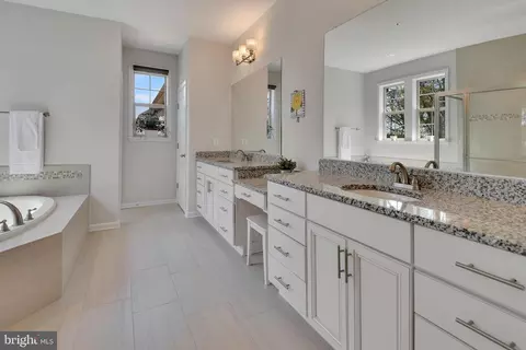 Bath - 8000 Hubble Dr, Lanham, MD 20706 photo 1 of 6
