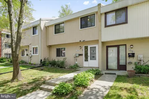 8752 Brae Brooke Dr, Lanham, MD 20706