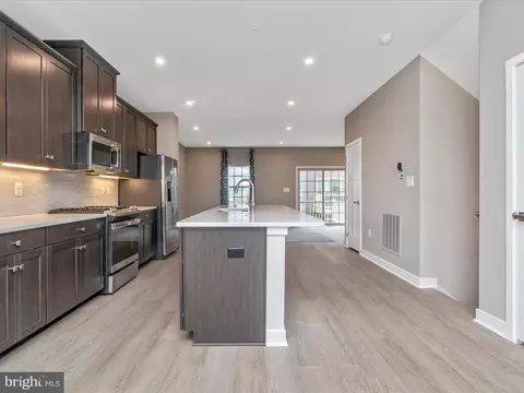 Kitchen - 14801 Willow Run Ln, Laurel, MD 20707 photo 6 of 7