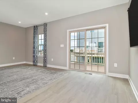 Living - 14801 Willow Run Ln, Laurel, MD 20707 photo 6 of 11