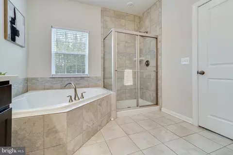 Bath - 13706 Missouri Ave, Brandywine, MD 20613 photo 2 of 8