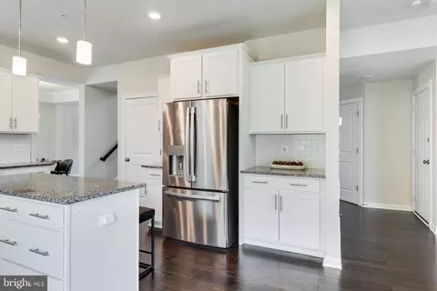 Kitchen - 13706 Missouri Ave, Brandywine, MD 20613 photo 4 of 8