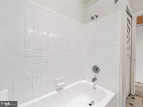 Bath - 7908 Crows Nest Ct #313, Laurel, MD 20707 photo 2 of 2