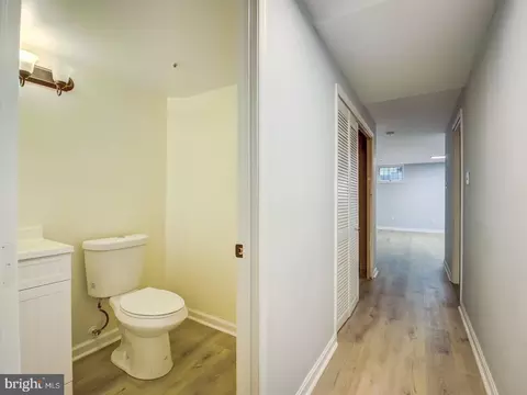 Bath - 9200 Ispahan Loop, Laurel, MD 20708 photo 7 of 8