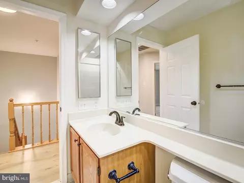 Bath - 9200 Ispahan Loop, Laurel, MD 20708 photo 3 of 8