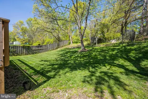 Exterior - 8510 Portsmouth Dr, Laurel, MD 20708 photo 7 of 8