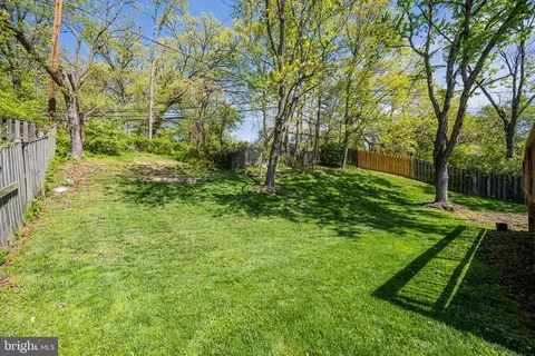 Exterior - 8510 Portsmouth Dr, Laurel, MD 20708 photo 6 of 8