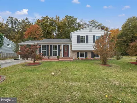 5812 Lundy Dr, Lanham, MD 20706