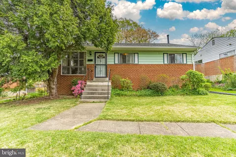 4711 Glenoak Rd, Hyattsville, MD 20784