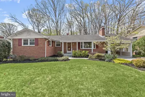 9216 Saint Andrews Pl, College Park, MD 20740
