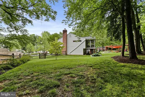 Exterior - 10000 Madronawood Dr, Laurel, MD 20708 photo 22 of 24