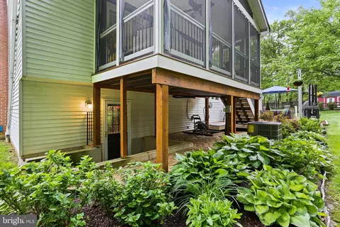 Exterior - 10000 Madronawood Dr, Laurel, MD 20708 photo 16 of 24