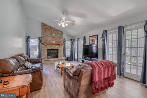 Living - 10206 Waterwell Way, Laurel, MD 20708 photo 4 of 12