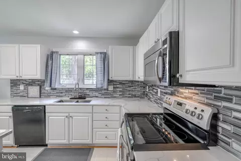 Kitchen - 10206 Waterwell Way, Laurel, MD 20708 photo 3 of 4