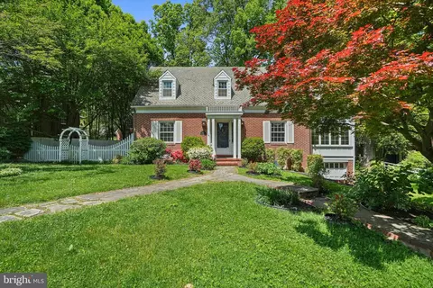 6900 Wake Forest Dr, College Park, MD 20740