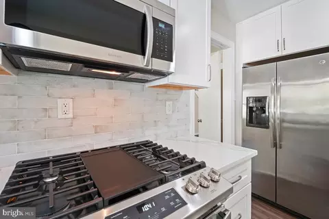 Kitchen - 8902 Montpelier Dr, Laurel, MD 20708 photo 9 of 10
