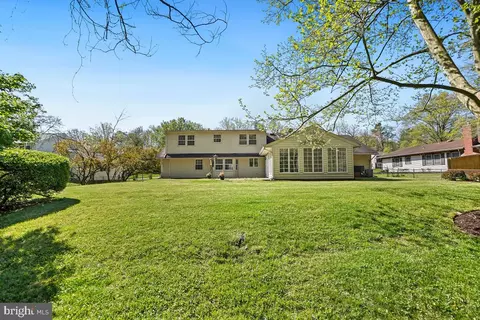 Exterior - 8902 Montpelier Dr, Laurel, MD 20708 photo 8 of 10