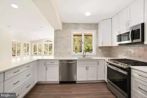 Kitchen - 8902 Montpelier Dr, Laurel, MD 20708 photo 10 of 10