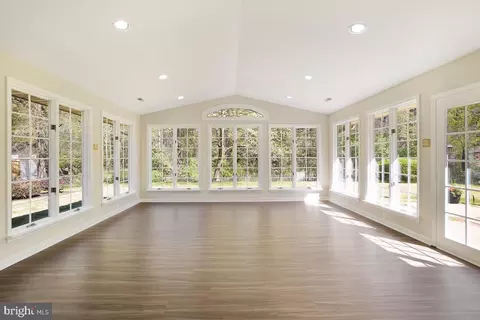 Living - 8902 Montpelier Dr, Laurel, MD 20708 photo 6 of 10