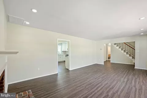Living - 8902 Montpelier Dr, Laurel, MD 20708 photo 2 of 10
