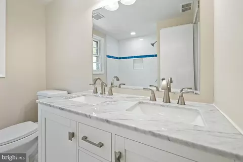 Bath - 8902 Montpelier Dr, Laurel, MD 20708 photo 5 of 6