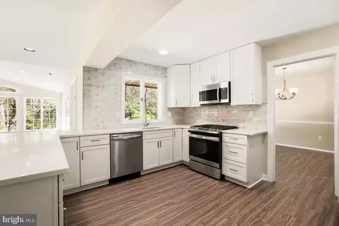 Kitchen - 8902 Montpelier Dr, Laurel, MD 20708 photo 4 of 10