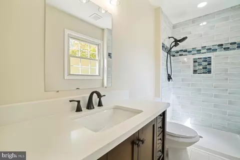 Bath - 8902 Montpelier Dr, Laurel, MD 20708 photo 3 of 6
