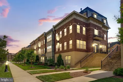610 Fair Winds Way, Oxon Hill, MD 20745