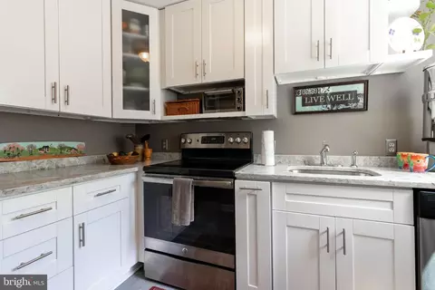 Kitchen - 9 Ridge #E, Greenbelt, MD 20770 photo 2 of 4