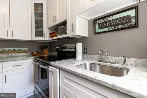 Kitchen - 9 Ridge #E, Greenbelt, MD 20770 photo 4 of 4