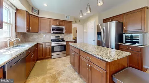 2001 Waterleaf Way, Bowie, MD 20721 photo 3